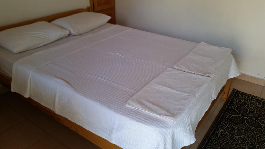 George House Bed & Breakfast Faralya Luaran gambar