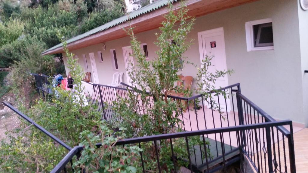 George House Bed & Breakfast Faralya Luaran gambar